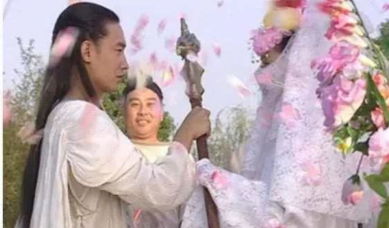 古裝新娘服裝_新娘穿古裝新郎應(yīng)該穿什么_chatgpt扮演新娘
