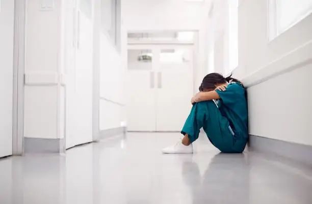 醫生給人看病需要什么證件_看病職必要醫生幫新人嗎_ChatGPT 取代 醫生