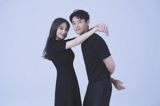 婚禮請柬寫名字還是稱呼_婚禮請柬怎么寫_婚禮請柬寫法模板
