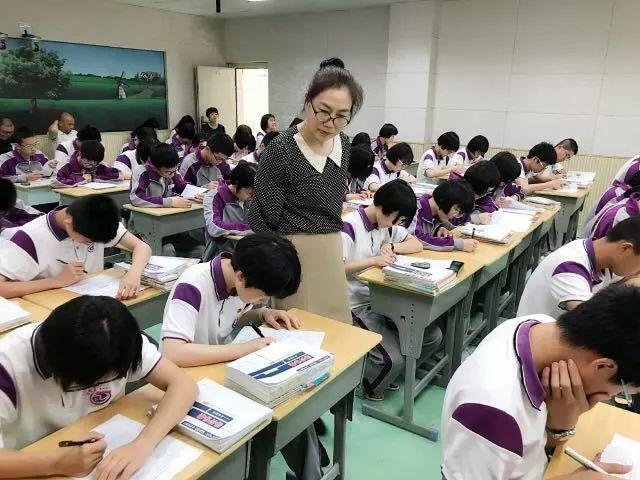 課后服務(wù)家長意見建議怎么寫 課后延時服務(wù)吐槽不斷，家長建議補課1小時？教師的回應(yīng)很現(xiàn)實