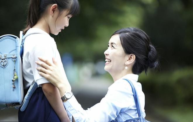 小孩考了100分家長怎么寫評語_家長孩子考試評語_小孩考試成績家長評價