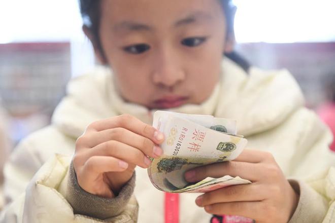 小孩考了100分家長怎么寫評語_家長孩子考試評語_小孩考試成績家長評價