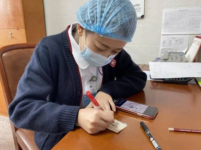 護(hù)士姐姐的簡筆畫什么顏色_ai繪畫護(hù)士小姐姐_護(hù)士姐姐簡筆畫簡單